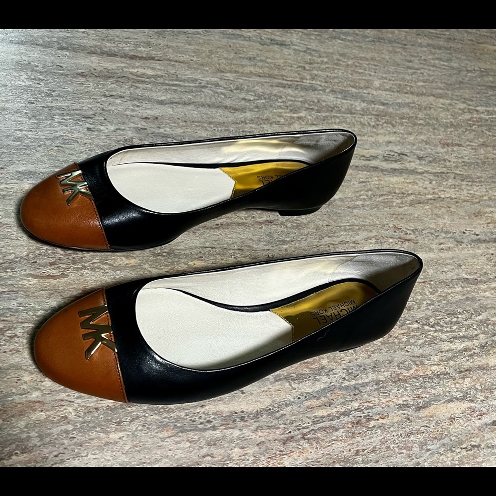 NWOB Michael Kors flat leather shoes - Picture 4 of 16